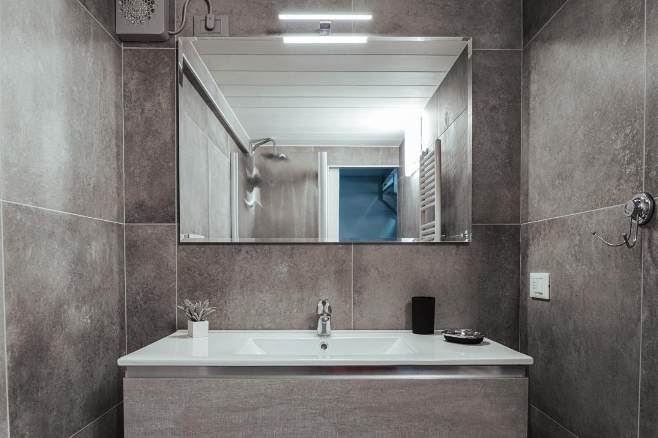 Antico Borgo B&B Con Spa - Adults Only 마네르바 델 가르다 외부 사진